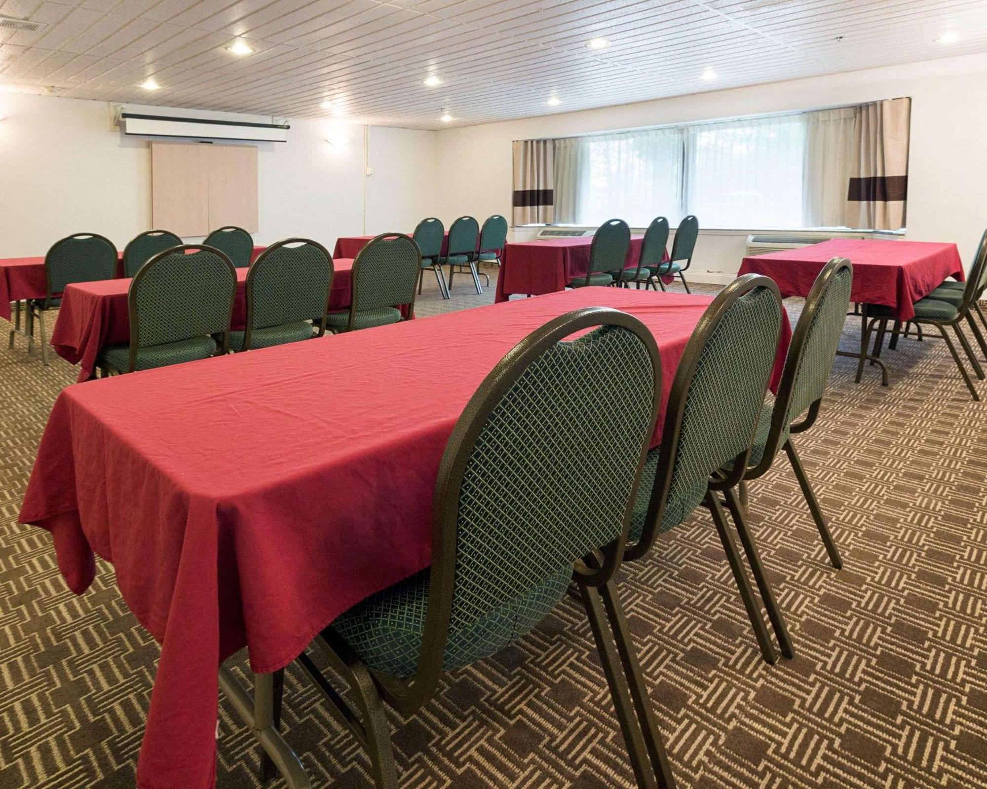 Comfort Inn & Suites Syracuse-Carrier Circle East Syracuse Εξωτερικό φωτογραφία