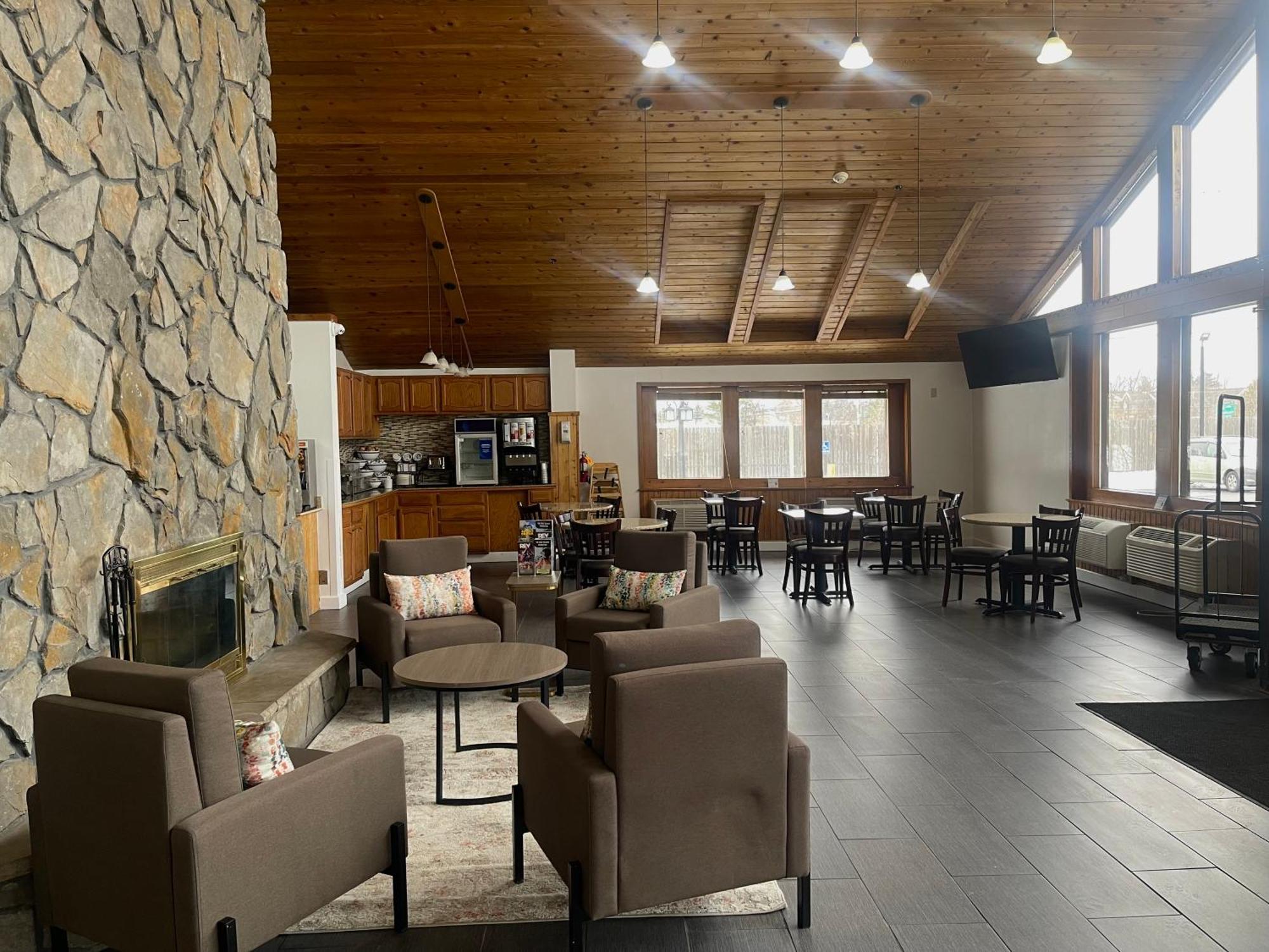 Comfort Inn & Suites Syracuse-Carrier Circle East Syracuse Εξωτερικό φωτογραφία